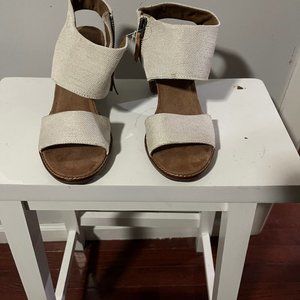 TOMS Majorca Cut Out Heel, Size 8.5